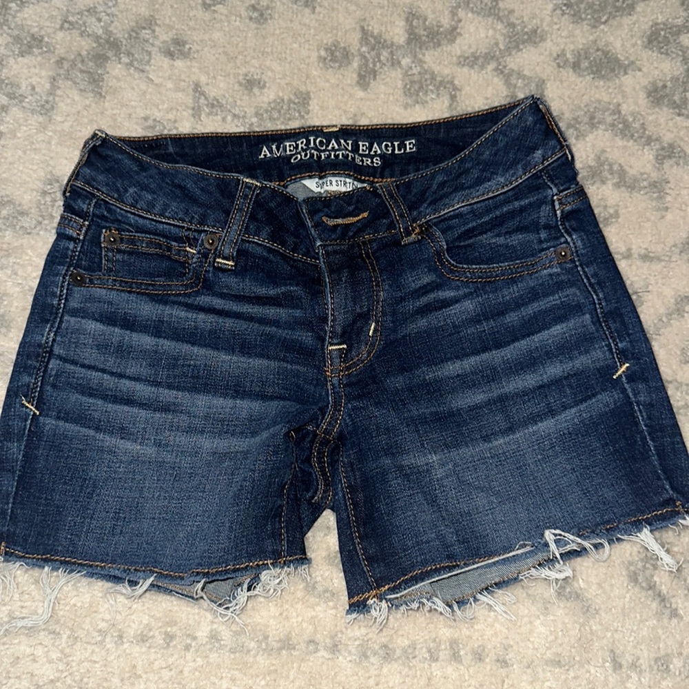 American Eagle Outfitters “super stretch shortie” - sz 0. Excellent condition.